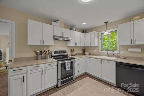 Kitchen - 57 Diamond Ridge Ln, Columbus, NC 28722 photo 1 of 3