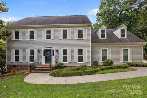 2702 Oxborough Dr, Matthews, NC 28105