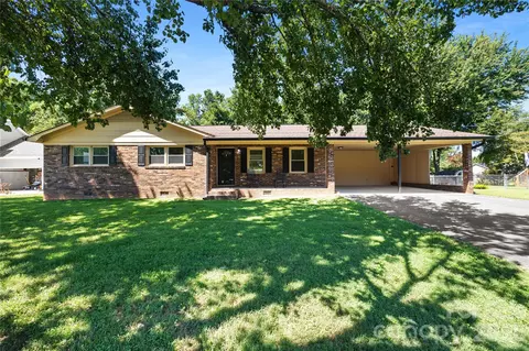 168 Mooreland Rd, Mooresville, NC 28117