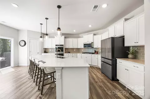 Kitchen - 5617 Soft Shell 384 Dr #384, Lancaster, SC 29720 photo 5 of 5
