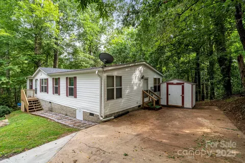 109 Mockingbird Cir, Asheville, NC 28806