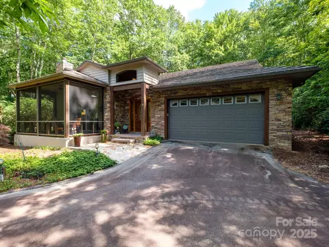 877 Soquili Dr, Brevard, NC 28712