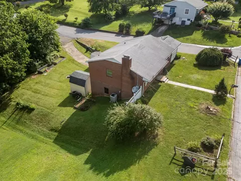 72 Boydston St, Canton, NC 28716 photo 3