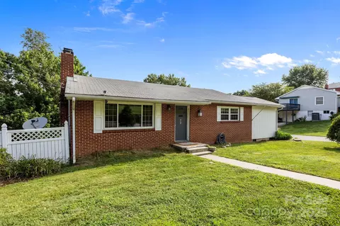 72 Boydston St, Canton, NC 28716