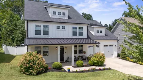 17423 Summers Walk Blvd, Davidson, NC 28036