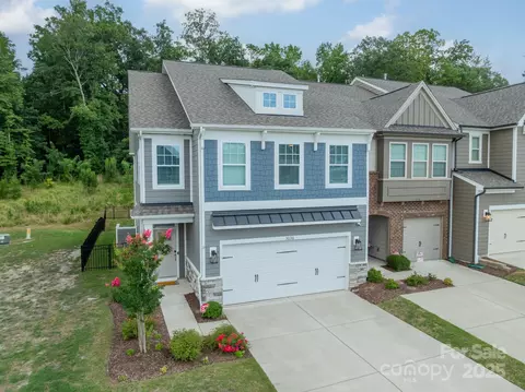 3036 Patchwork Ct, Fort Mill, SC 29708 photo 2