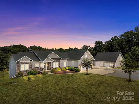 12467 Ritchie Rd, Midland, NC 28107