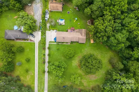 724 Catawba N Cir N, Matthews, NC 28104