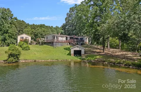 403 Nivens Cove Rd, Mount Holly, NC 28120