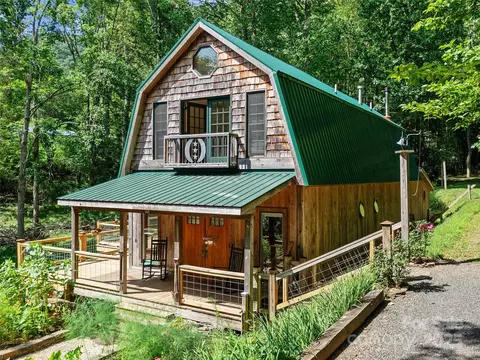 2490 State Hwy 80 S, Burnsville, NC 28714