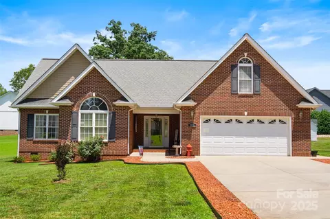 3170 Riber Ln, Claremont, NC 28610