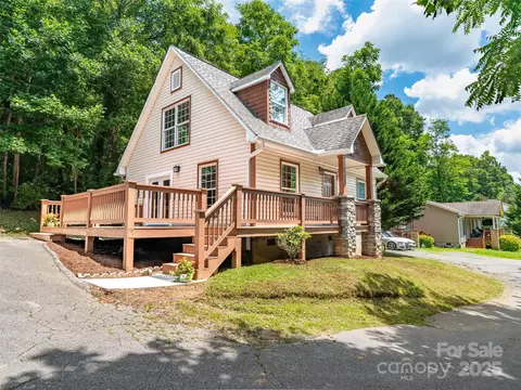 15 Stone Cottage Rd, Asheville, NC 28806