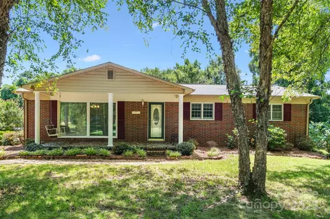 2951 Doc Pugh Rd, Connelly Springs, NC 28612