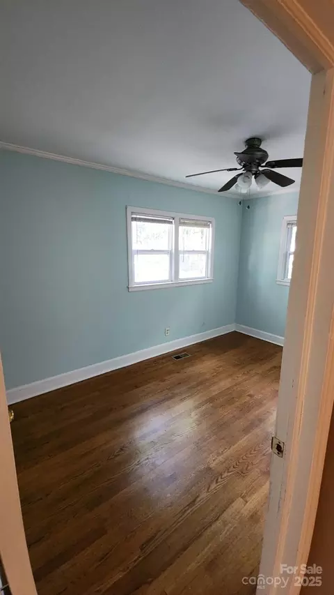 601 E John St, Matthews, NC 28105 photo 7