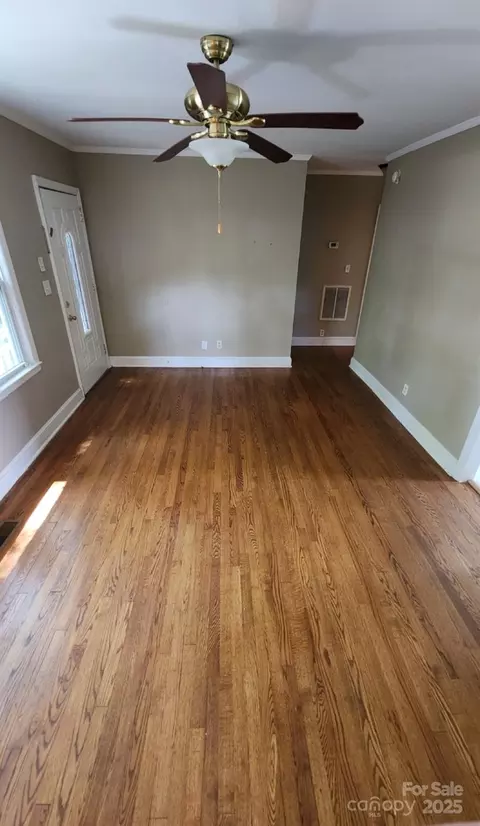 601 E John St, Matthews, NC 28105 photo 5