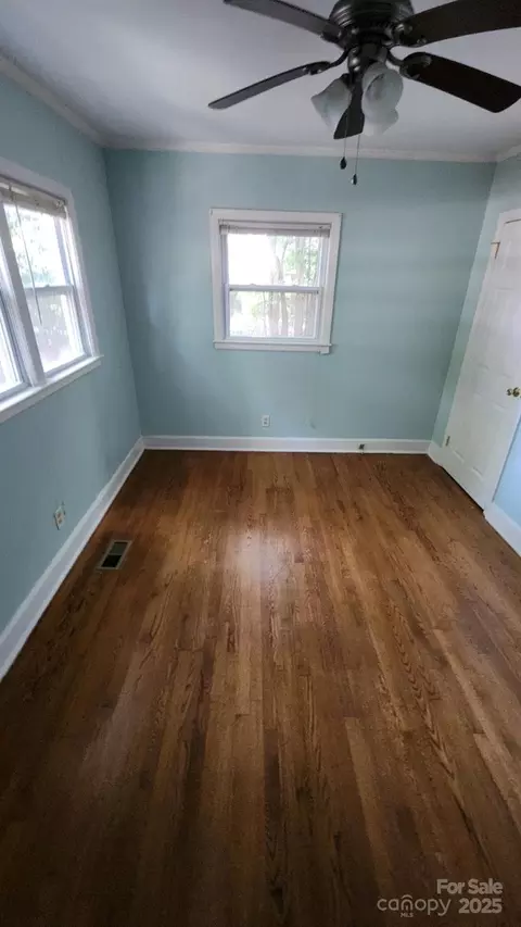 601 E John St, Matthews, NC 28105 photo 8