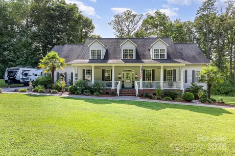 3850 Oakdale Rd, Charlotte, NC 28216
