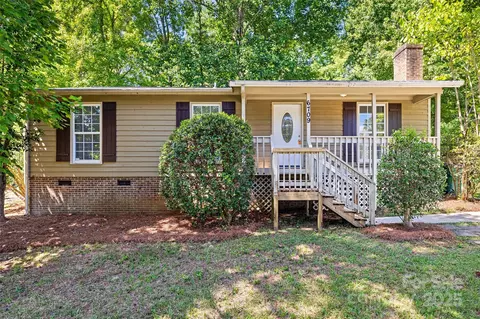 6709 Accrington Ct, Charlotte, NC 28227