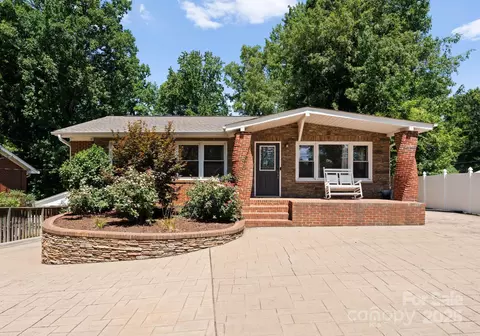 4337 Tipperary Pl, Charlotte, NC 28215