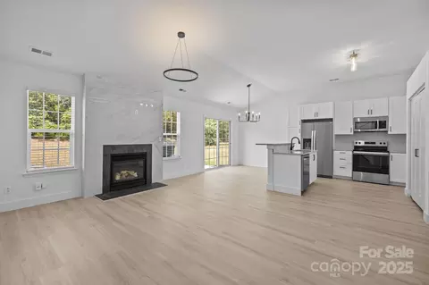 16216 Circlegreen Dr, Charlotte, NC 28273