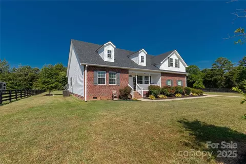 1302 Bryson Creek Dr, Mcconnells, SC 29726