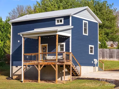 122 Mae Carver Dr, Asheville, NC 28806