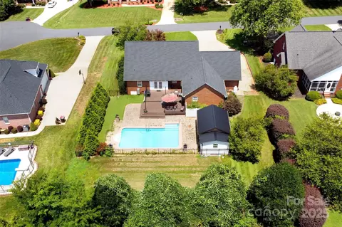 2914 Weatherfield Dr, Lincolnton, NC 28092