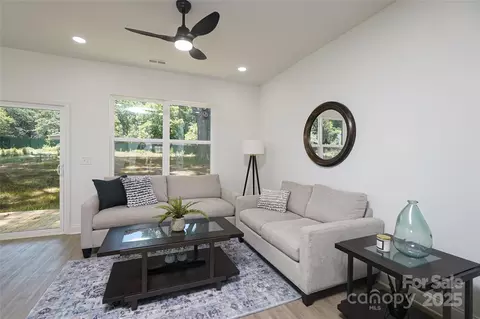 3218 Sam Wilson Rd, Charlotte, NC 28214
