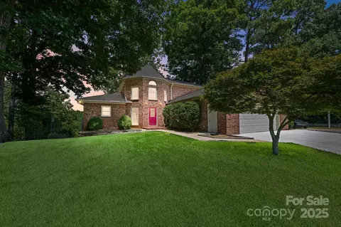 12041 Spinnaker Dr, Tega Cay, SC 29708