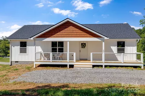 607 Silkwood Dr, Canton, NC 28716