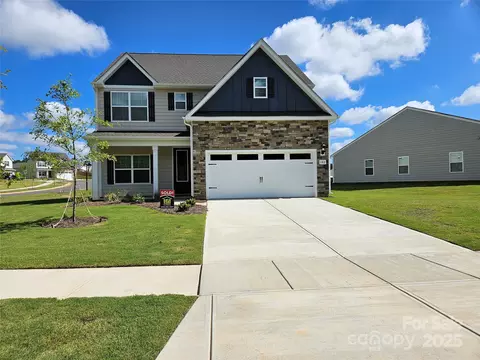 104 Sandypark Ct, Troutman, NC 28166