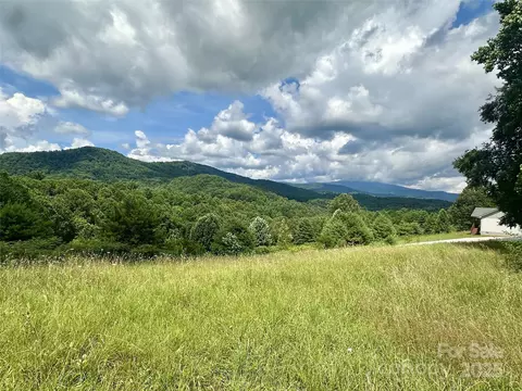 9 Dream Valley 9 Dr #9, Clyde, NC 28721