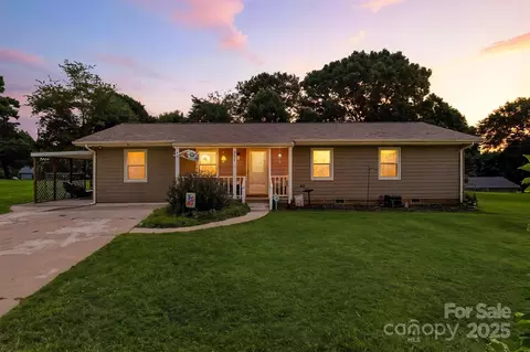 952 30th Ne St NE, Conover, NC 28613
