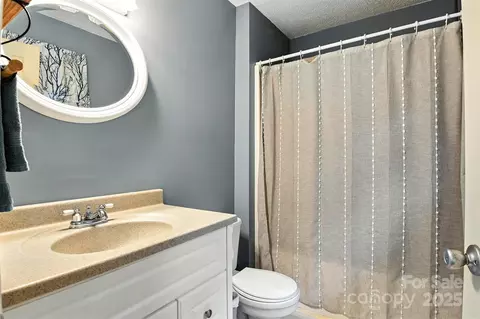 952 30th Ne St NE, Conover, NC 28613 photo 21
