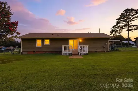 952 30th Ne St NE, Conover, NC 28613 photo 2
