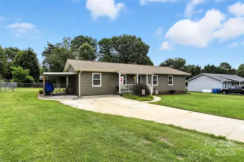 952 30th Ne St NE, Conover, NC 28613 photo 4