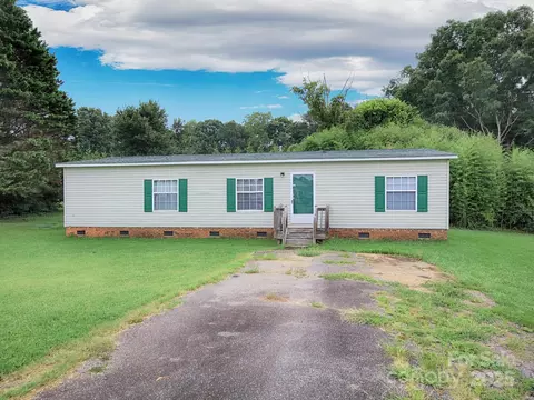 1858 Cody Ct, Newton, NC 28658