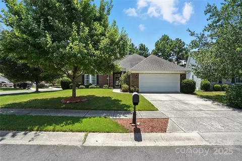 6103 Breckfield Ct, Charlotte, NC 28278