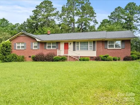11 Hamden Cir, Cheraw, SC 29520