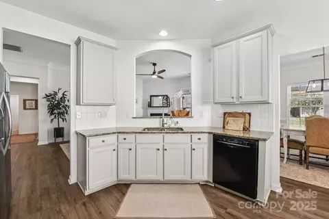 Kitchen - 21705 Torrence Chapel Rd, Cornelius, NC 28031 photo 1 of 2