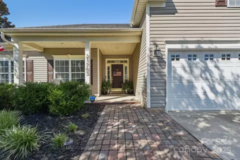 Exterior - 21705 Torrence Chapel Rd, Cornelius, NC 28031 photo 2 of 3