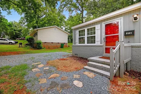 2501 Thornton Rd, Charlotte, NC 28208