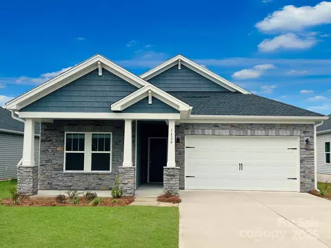 1420 Carthage Dr, Salisbury, NC 28144