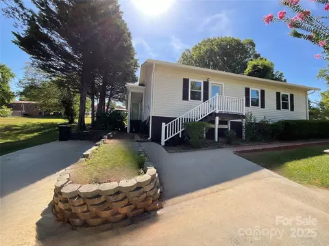 106 N Tracy St, Kings Mountain, NC 28086