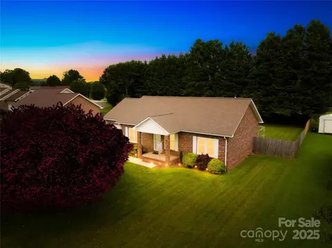 1013 St Davids Se St SE, Conover, NC 28613