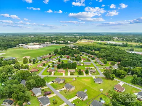 View/Area - 1013 St Davids Se St SE, Conover, NC 28613 photo 3 of 8