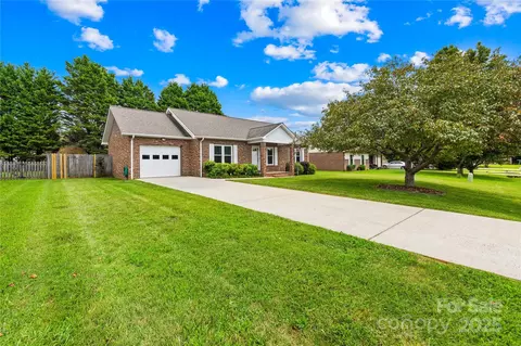 Exterior - 1013 St Davids Se St SE, Conover, NC 28613 photo 4 of 4