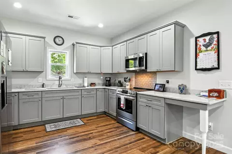 Kitchen - 1739 Plantation Loop, Morganton, NC 28655 photo 2 of 3