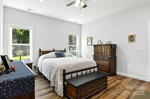 Bedroom - 1739 Plantation Loop, Morganton, NC 28655 photo 2 of 5