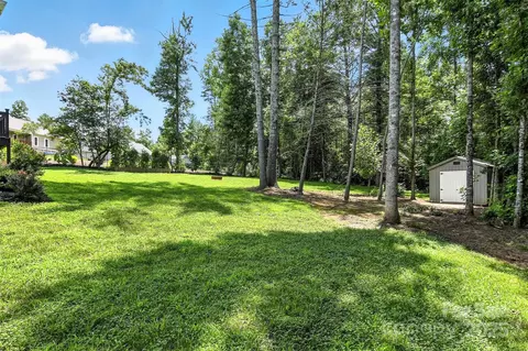 Exterior - 1739 Plantation Loop, Morganton, NC 28655 photo 4 of 7